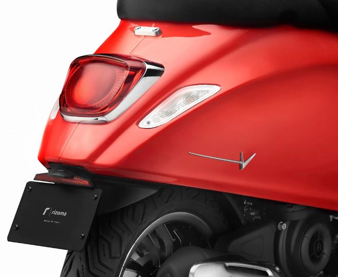 Tapa rosca RIZOMA asidero pasajero pasajero para Vespa GTS/GTS Super/GTV/Primavera, plata