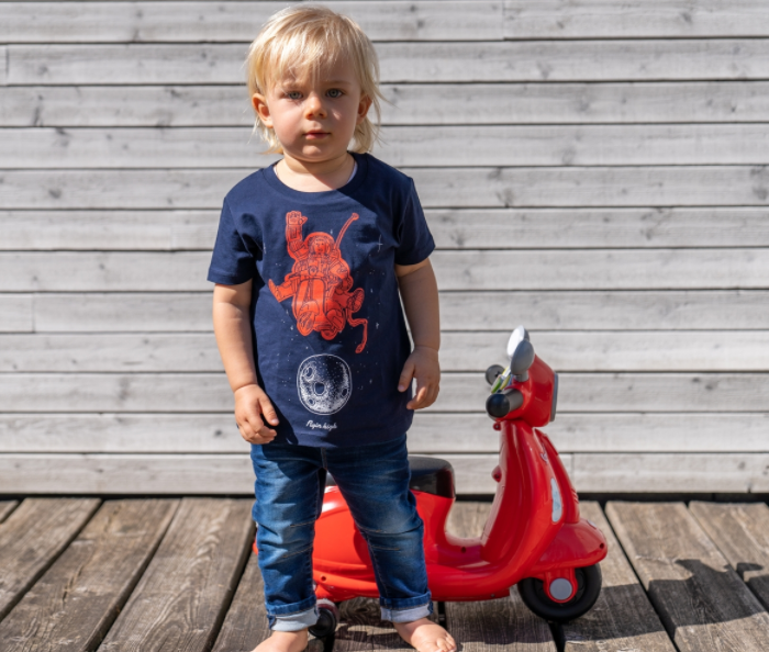 Camiseta infantil "Flyin high", azul oscuro
